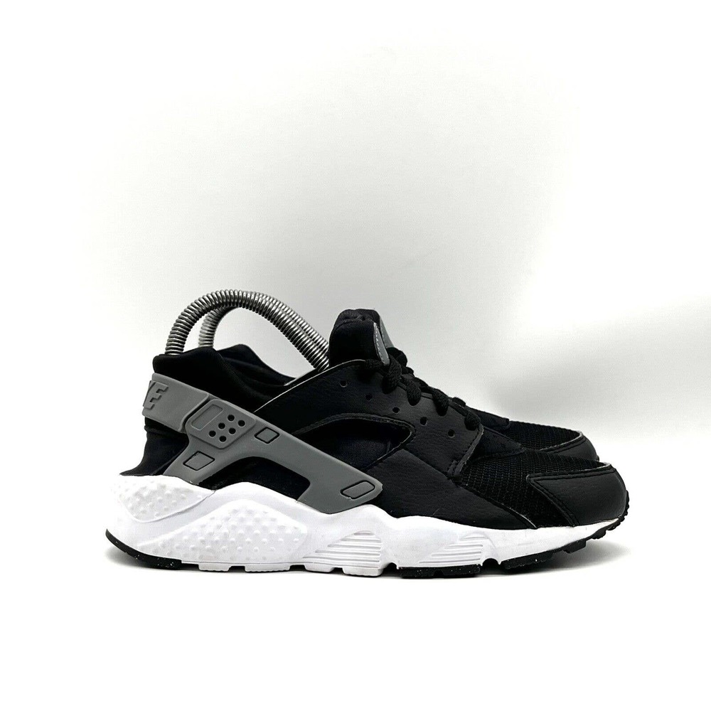 Nike Black and White Athletic Shoes